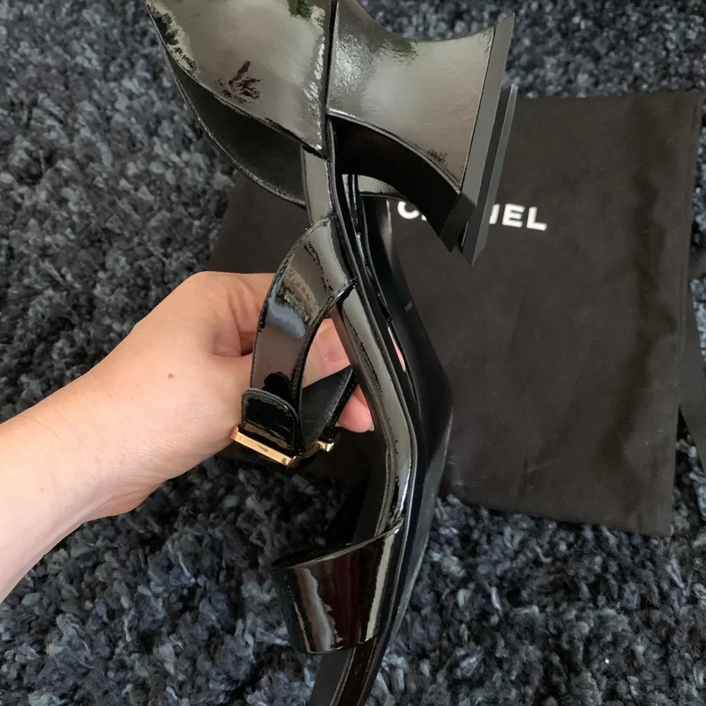 Chanel runway 2022 collection shoes sandals - Picture 12 of 16